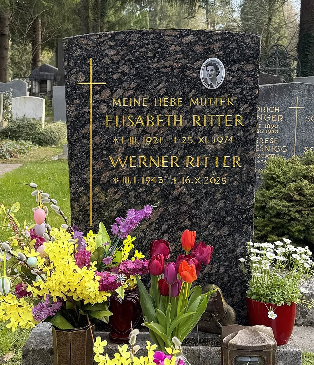 Derselbe Grabstein nach der neuen Gravur durch Moriva